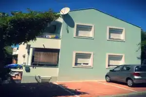 Apartments with parking space Petrcane, Zadar - 17770, Donje Petrcane