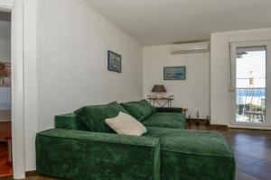 Trstenik Beach Apartment, Split