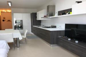 Modern Apartment with sea view, Mellieha