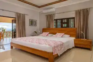 Calm Sorento Mini-hotel, Glacis