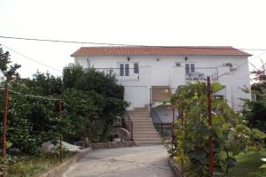 Apartments with parking space, Brac - 2856, Supetar