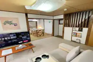 BLUE HOUSE - Traditional Home - 5min, Beach, Bus, Train, Beppu