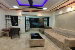 Cozy Furnished Apartment One Block From The Ocean, Mumbai