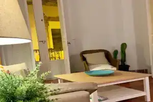 Luz y Sencillez en el Centro Histórico de Apartments, Malaga