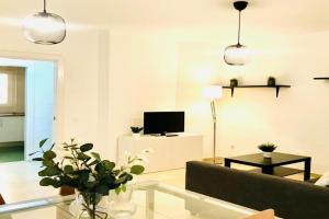 Agua IV & seasonal pool by ELE Apartments, Malaga