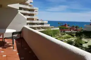 Benal Beach 327 Apartments, Torremolinos