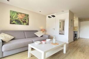 Studio moderne avec balcon sud, parking privé, près avenue De Gaulle - 2 couchages à - FR-1-245-107, La Baule-Escoublac