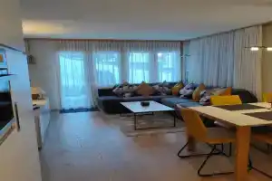 Schöne und Moderne Ferienwohnung Apartments, Grachen