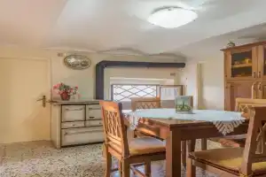 SOTTO LA PORTA BOREA Apartments, Citta Sant'Angelo