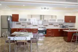 Zatishna oselya Apartments, Mezhgor'ye