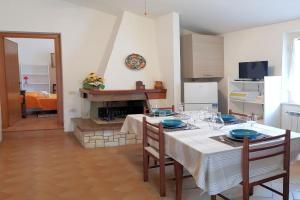 Case in campagna con piscina a, Todi