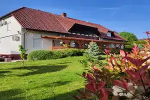 Havasi Üdülőház Apartments, Gyenesdias