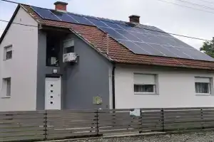 "Szomszéd ház" Apartments, Villany