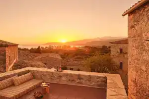 Petreas Castle Guest house, Kardamili