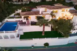 Large Family Villa 500m From Beach with Stunning Views, Fuengirola