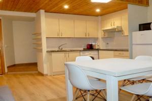 APT5 DÚPLEX Acollidor al Centre de APTGARBI Apartments, Vic