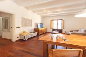 Bravissimo Mercaders 6 Apartments, Girona