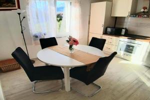 Apartment Enjoy life 2+2, center, Makarska