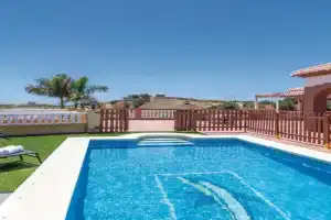 Beautiful Home In Guest house, Torrox