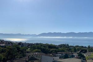 New Luxury Lake view Apartment -, Lausanne
