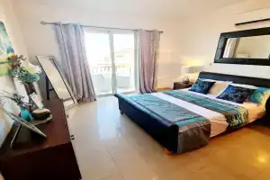 Stunning apartment C106 with balcony looking over pool, Peyia