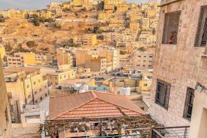 Villa Mira Guesthouse 1 - Downtown Central - AL DIYRIH, Amman