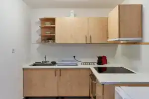 AqFel Airport Apartment, Vecses