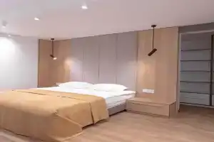 Duke Apartments, Odessa