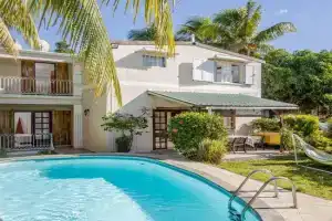 PAILLE EN QUEUE with HEATED POOL PISCINE CHAUFFEE Villa, Black River