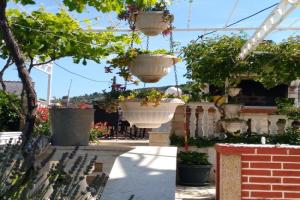 New And Completely Renovated Apartment 5-1, Vinisce