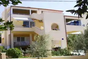 Apartments Villa Damir, Donje Petrcane