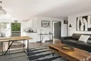 Scenic 1 - Family friendly and close to town Apartments, Queenstown
