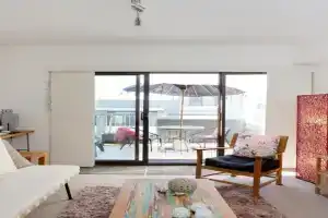 Seabreeze - Coastal Living Apartments, Perth