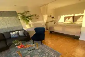 Apartment mit Sonnenbalkon und NETFLIX im Zentrum, Bonn