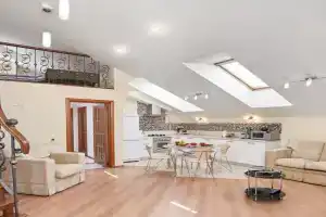 Unikalnyy dvuhurovnevyy penthaus s terrasoy (tsentr) Apartments, Kharkiv