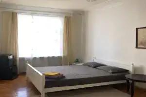 Prostornye apartamenty v istoricheskom tsentre Harkova, Kharkiv