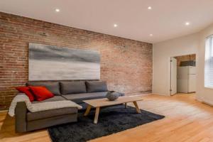 Le Duplex VIP Apartments, Laval