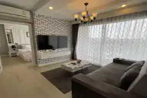 Execlusive Seaview 1 bedroom suite with toproof pool at The Patio Bangsaen, Bang Saen