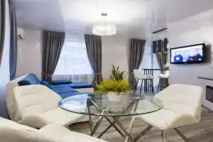 New luxury Apartment in the Center on Konstitution Square, Kharkiv