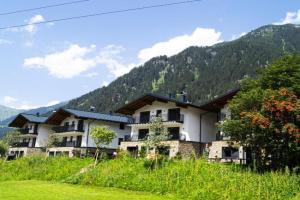Graceful Chalet in with Sauna, Gaschurn
