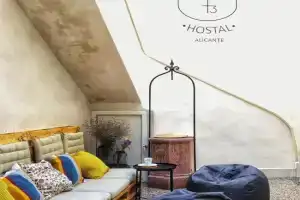Hostel Numero Trece - Albergue Juvenil - FREE towels, coffee & tea, remote check-in, Alicante