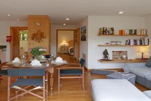 Apartment Chesa San Bastiaun B4 by Interhome, Samedan