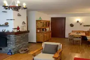 White Rock Apartments, Ponte di Legno