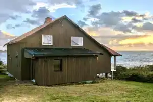 House by the sea, Lofoten, Reine
