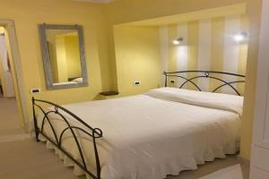 Gaia's Apartment, Pistoia