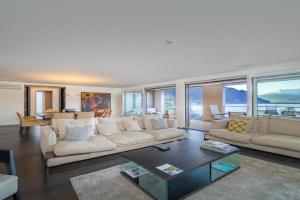 Luxury Apartment Lake View & Center of by GuestLee, Montreux