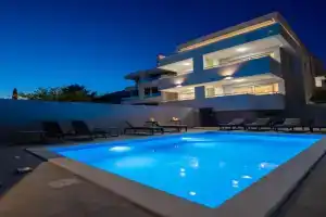 Pool and Breakfast Apartments Villa Maro, Novaglia