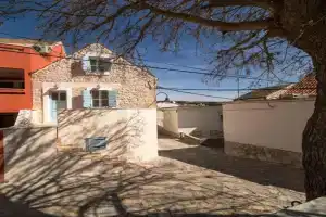 Mulberry Stonehouse, Primosten