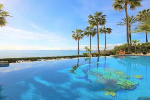 Estepona Port Apartment LUNA, Estepona