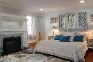 Huge 5 bed, 5 bath in Historic Downtown Mini-hotel, Savannah